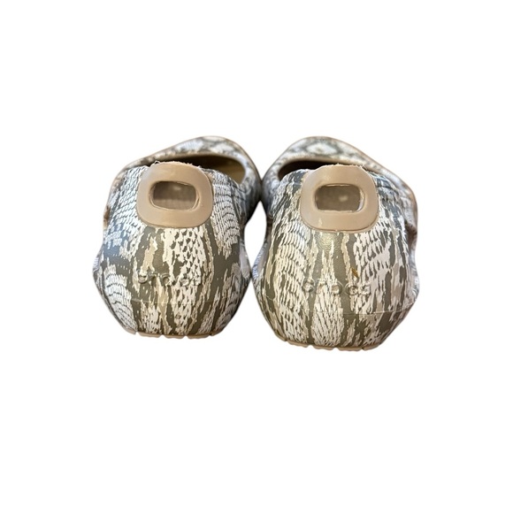 CROCS Kadee Snakeskin Flats Women’s Size 5 - Picture 2 of 8